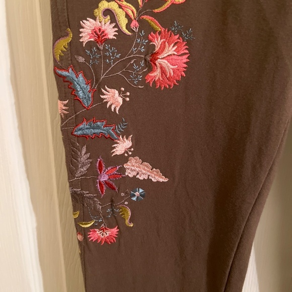 Matilda Jane Embroidered Women’s Pants Small - Picture 4 of 5